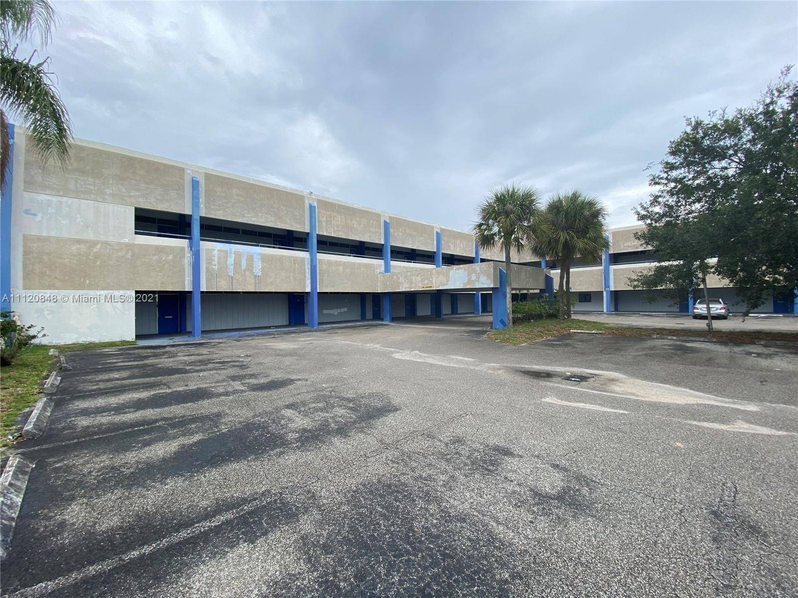 Excellent units for lease in desirable Plantation, FL.