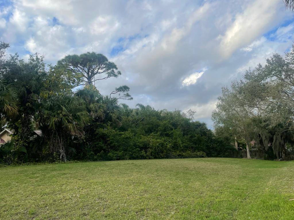 County LotNice and Quiet, Good NeighborhoodClean and FilledReady to BuiltNear the Beautiful BeachesGreat LocationVery close to everythingA few minutes from Turnpike, and 95Unbranded Virtual Tour https www.