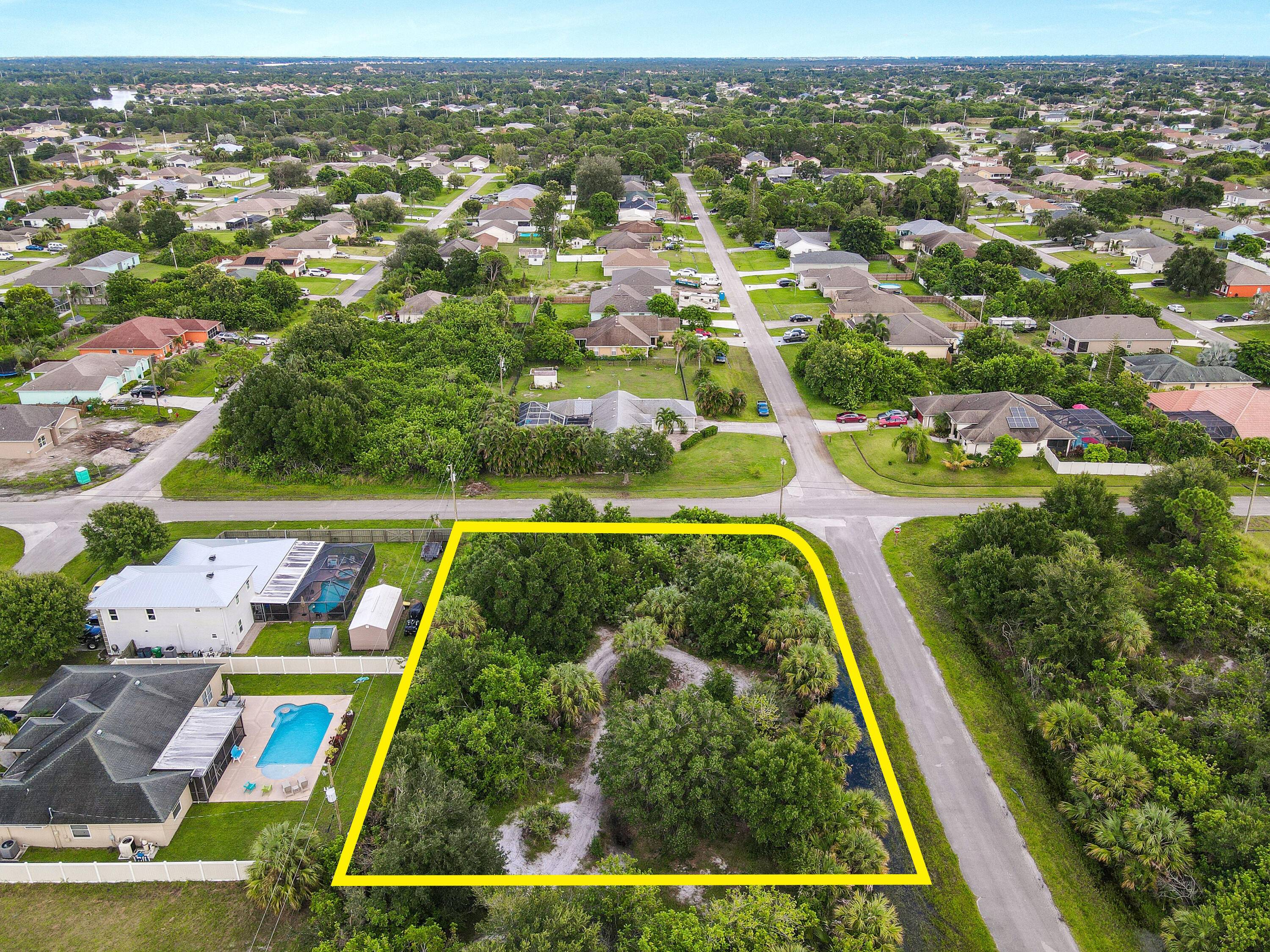 CORNER DOUBLE LOT ! This lot is situated in the desirable SW area of Port St Lucie.