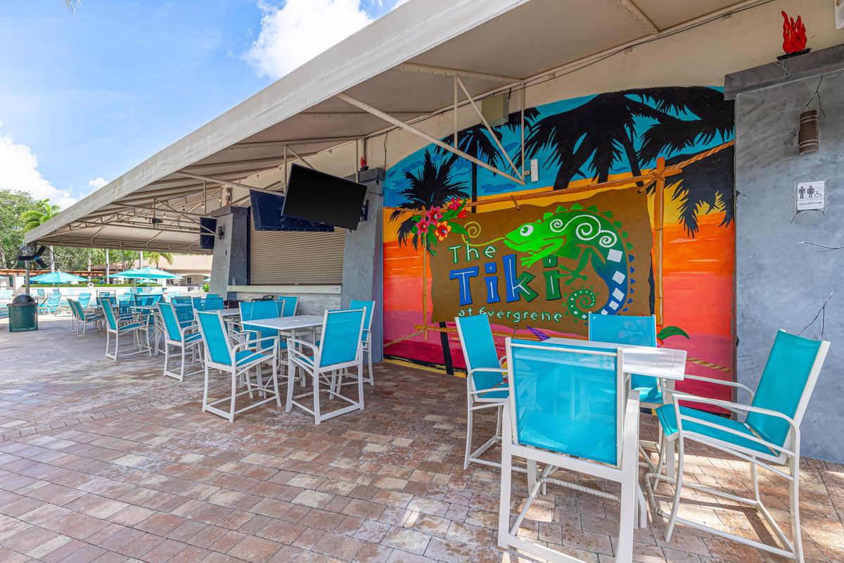 Pool Cafe & Tiki Sitting Area