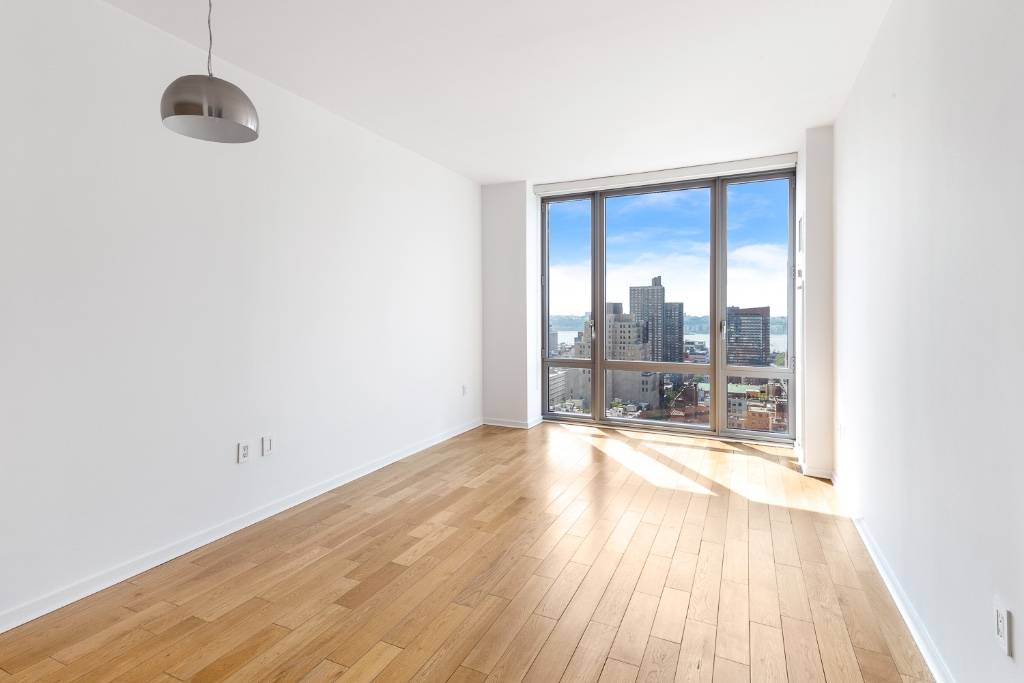 Enjoy the incredible sunset views over the Hudson River from your new home !