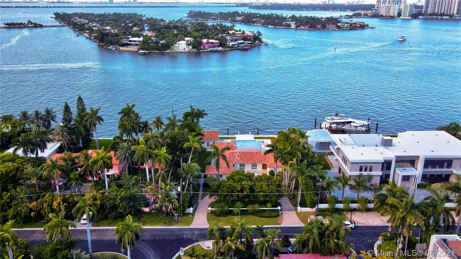Live in Miami Beach's prestigious Hibiscus Island.