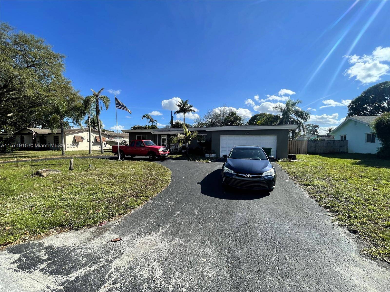 Welcome to this charming home with excellent potential located in Pembroke Pines.