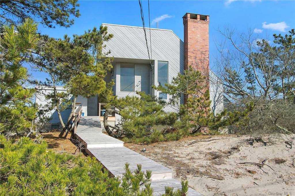 HAMPTONS AMAGANSETT RENTAL OCEAN VIEW CONTEMPORARY, Rental Registration 21 179 Now available for two weeks ih August Sept 45K Rent this open sleek contemporary home almost on the ocean !