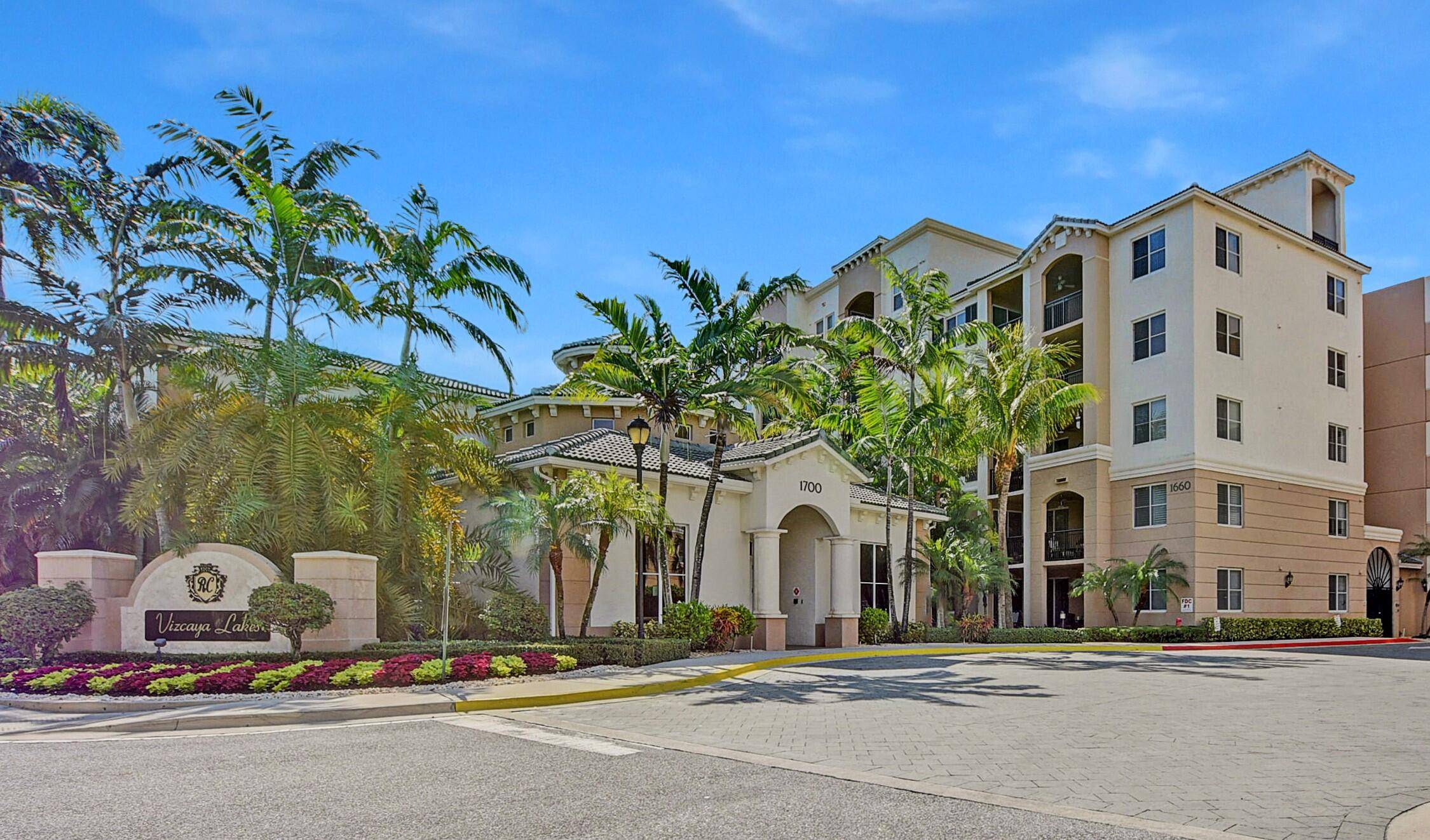 Welcome home to your very own piece of paradise located in the heart of Boynton Beach !