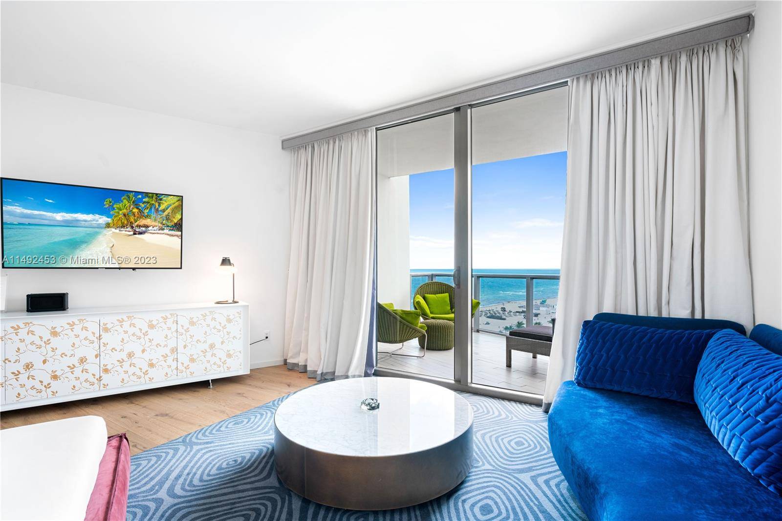This south beach private residence at the W Hotel allows you to enjoy a waterfront location, footsteps from the beautiful white sand beach.