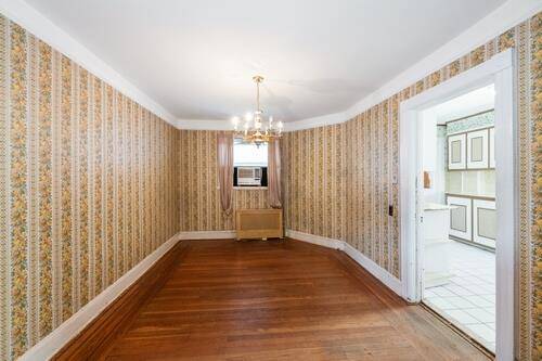 Welcome to this colonial home in the heart of Tottenville, where charm and appeal come together.