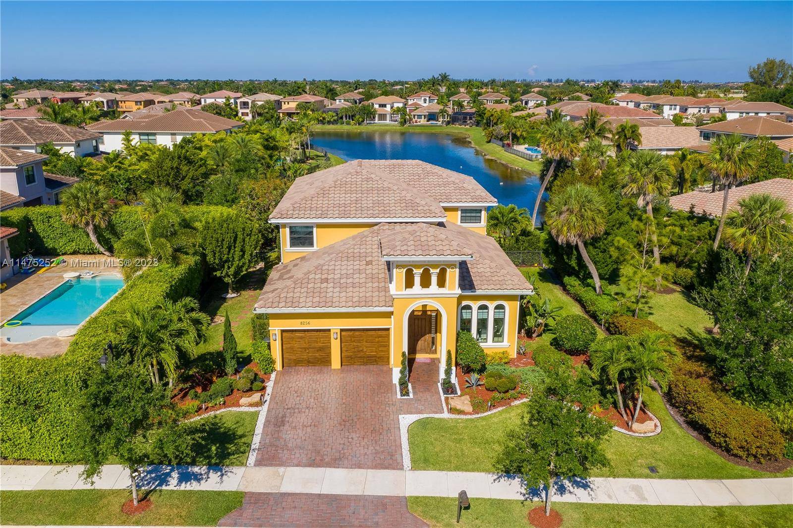 Welcome home to Parkland Golf and Country Club s waterfront paradise with modern design touches and sophisticated luxury, all nestled on a private lot surrounded by lush landscaping and outstanding ...