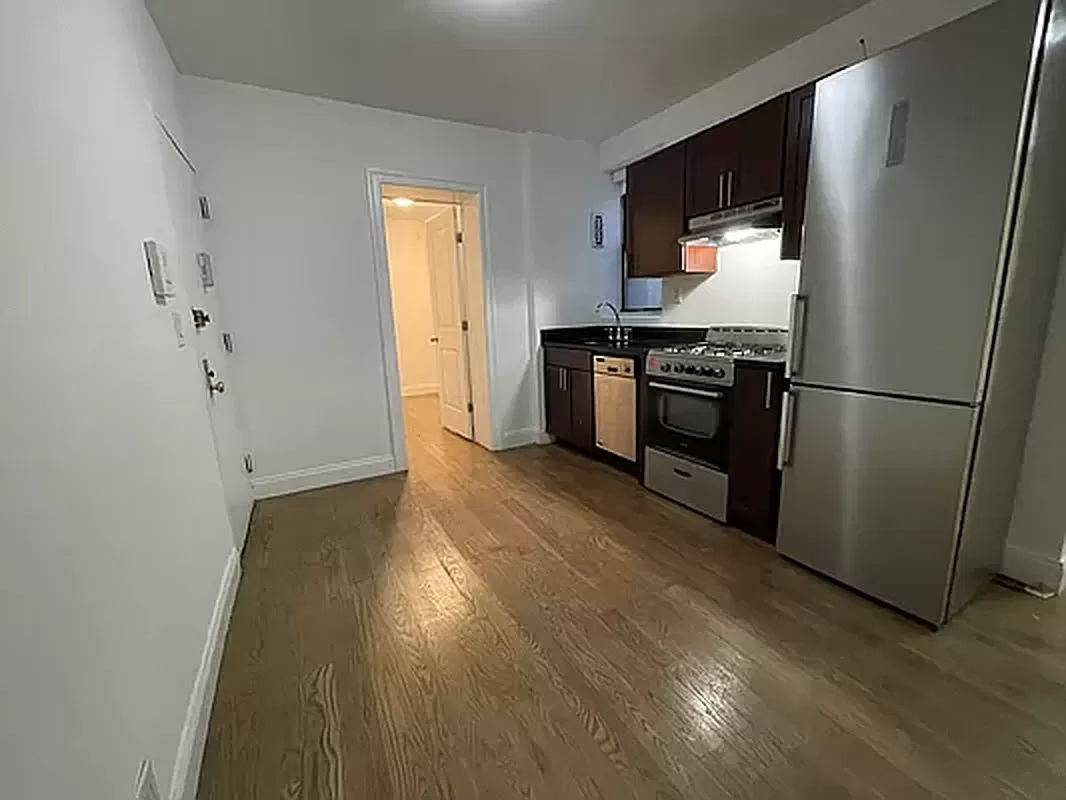 Amazing 2 BR with HOME OFFICE apartment in the heart of the Lower East Side !