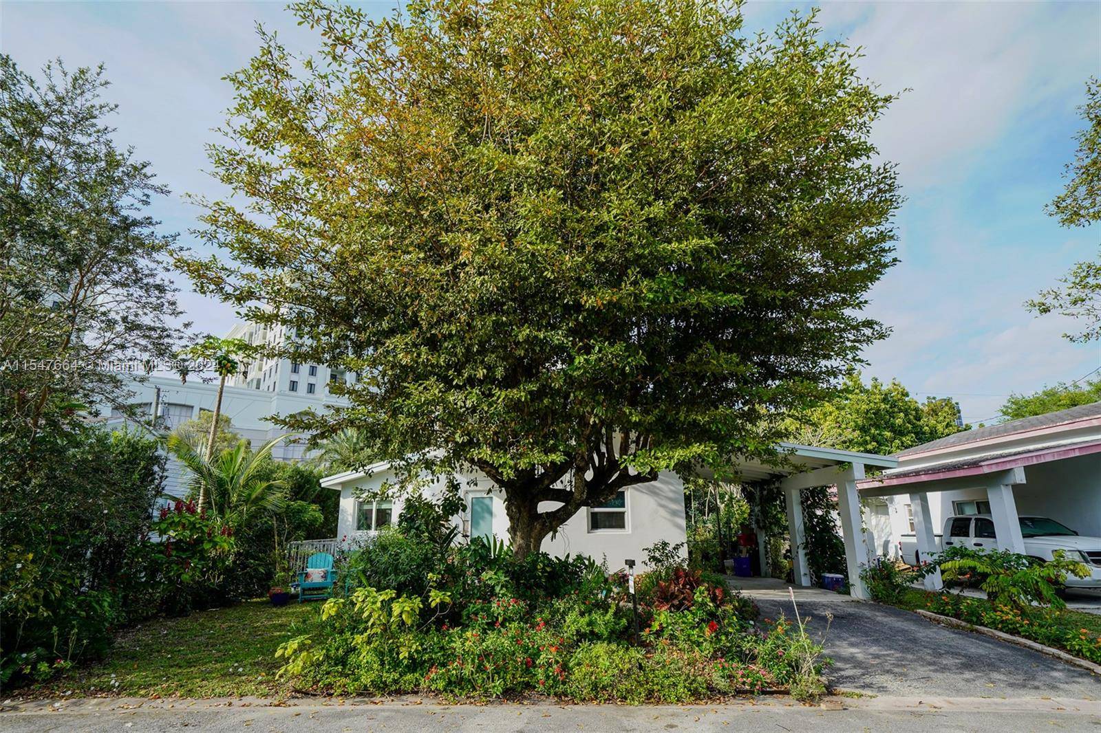 Beautifully updated home in central location within Coral Gables and next to Coconut Grove enjoy the best of both worlds within walking distance !