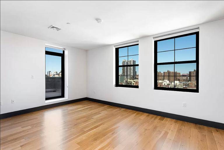 East River Lofts Brand New Luxury Rentals2 Bed 2 Bath Bedroom Residence 1FMPRIVATE OUTDOOR SPACEOversized King BedroomMarble Tiled BathroomsSun Filled WindowsOpen, Windowed KitchenTop of the line Stainless Steel AppliancesGranite CountertopsCustom ...