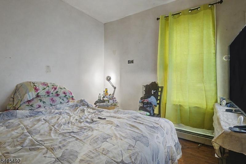 Bedroom 1st fl