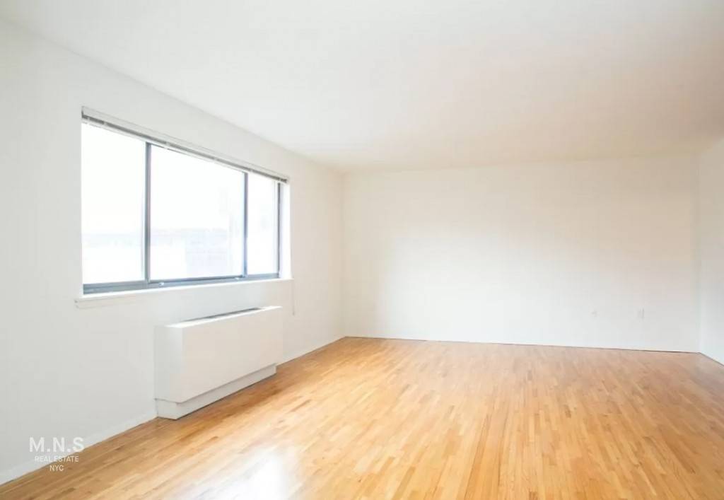 1 Bedroom Now Available In Prime Chelsea !