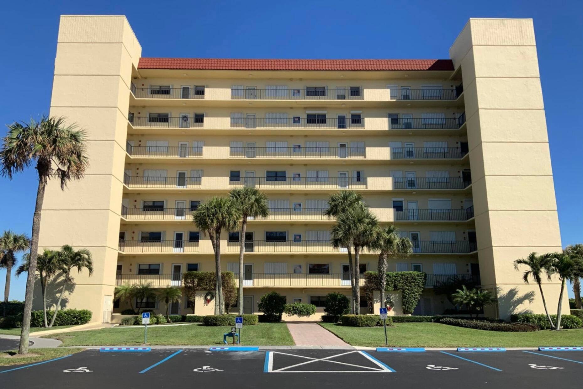 SOUTHEAST CORNER UNIT, BEAUTIFUL FURNISHED BRAND NEW, COMPLETELY REMODELED, SAND DOLLAR HAS A FITNESS ROOM, CLUB HOUSE, POOL, OCEAN FRONT COMPLEX WITH TENNIS AND PICKLE BALL COURTS, ETC.