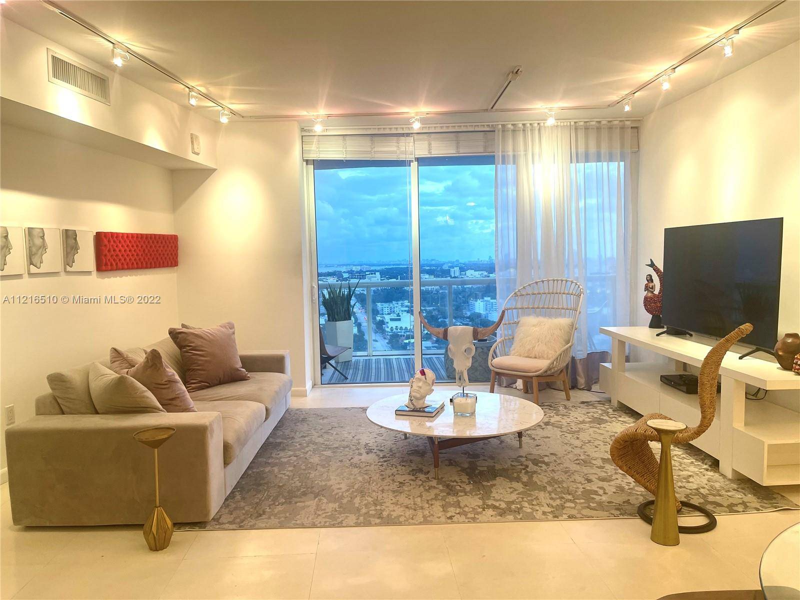 This is a beautiful unit on 28th floor at Icon South Beach with soaring views of Downtown and South Beach The unit is high enough that allows anyone to see ...