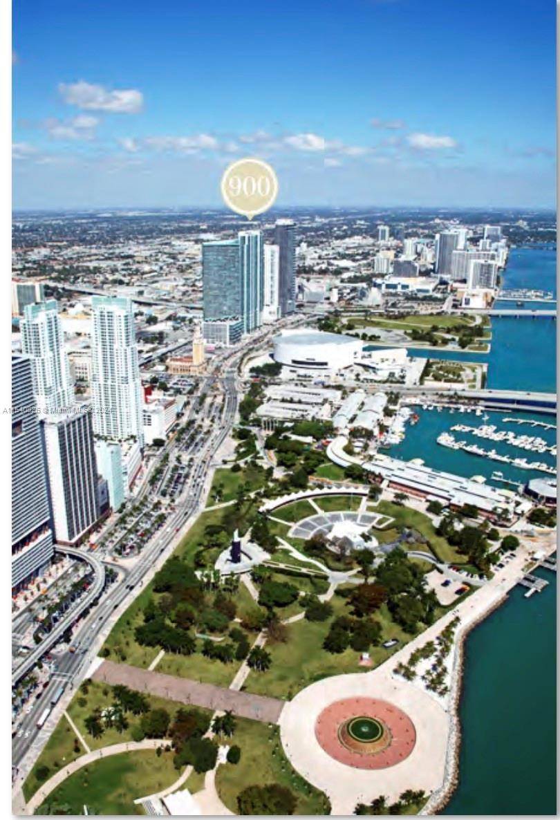 The best views of Miami Amazing Fully furnished High end renovated unit 3bedroom 4 full Bathrooms Fantastic amenities Sauna SPA GYM Party room Movie Theater Beautiful park across the street ...