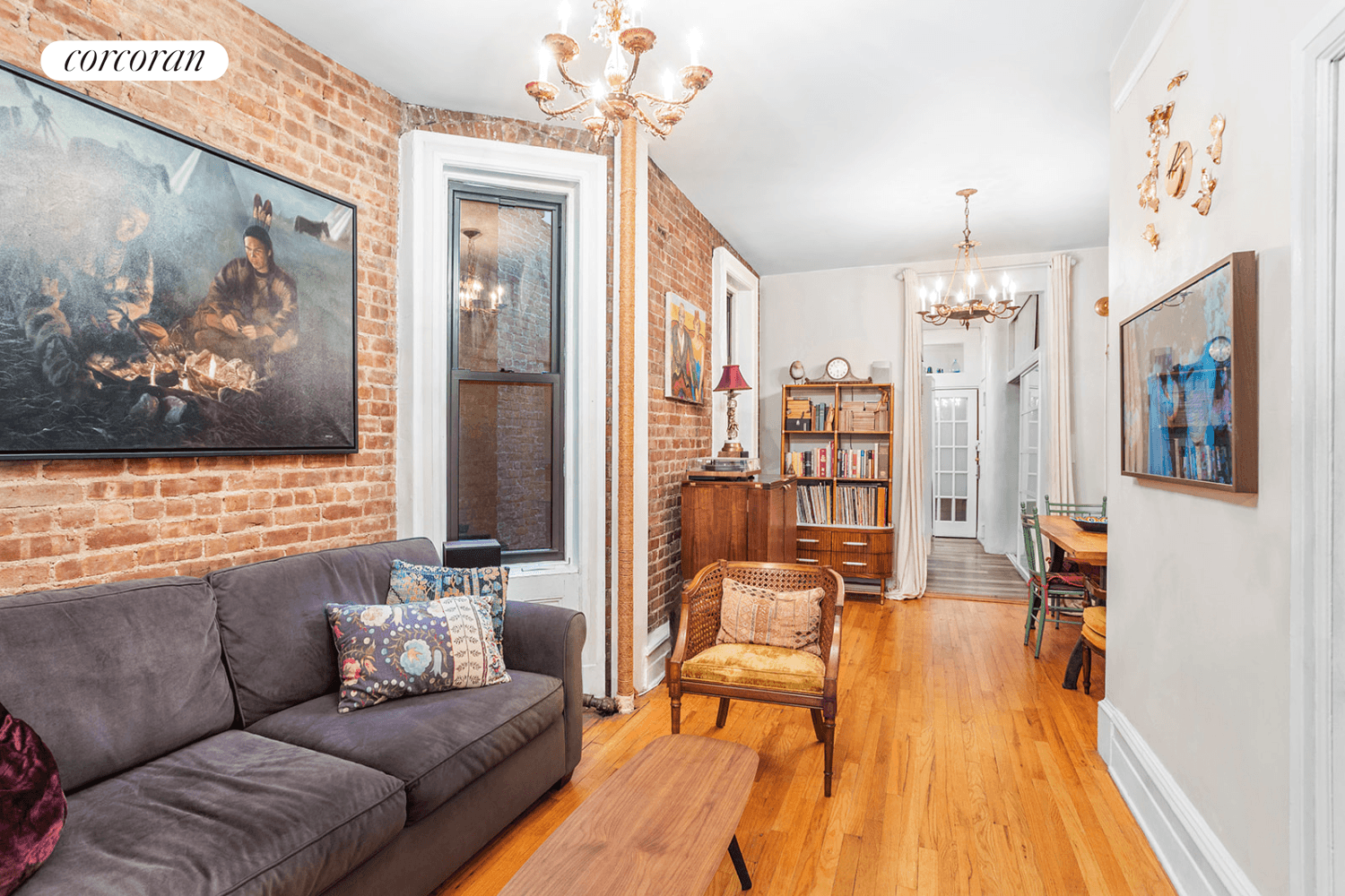 Welcome to this stunning pre war apartment in the heart of the Upper East Side.