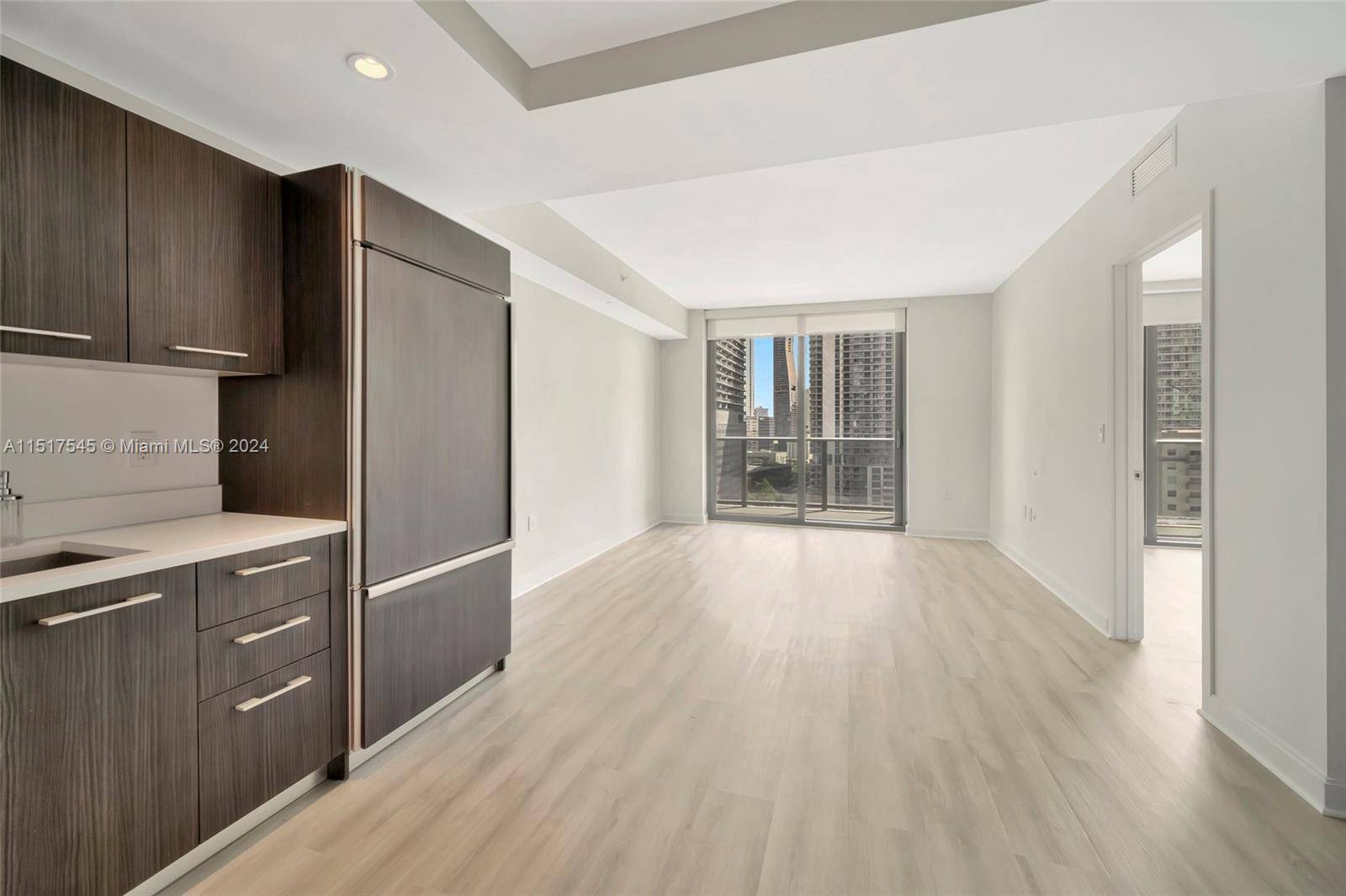 Luxury life in Brickell. This 1 bedroom apartment with 2 full bathrooms plus DEN.