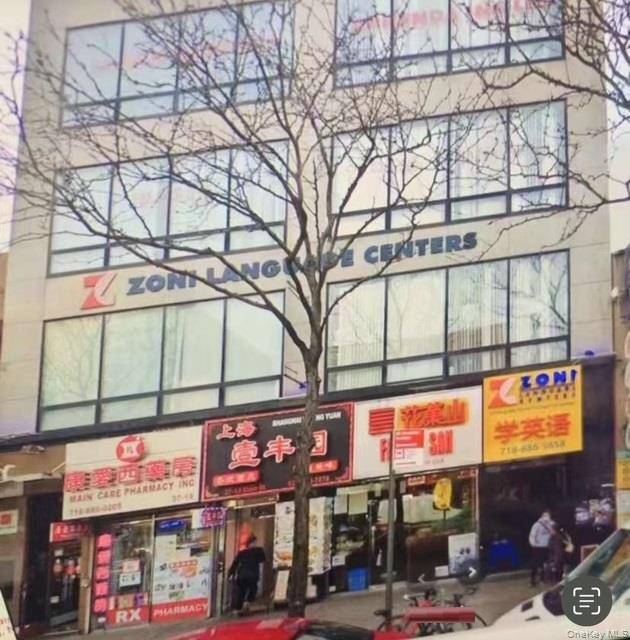 Central Flushing and High Traffic location, close to restaurants, bank, supermarket, hotel, etc.