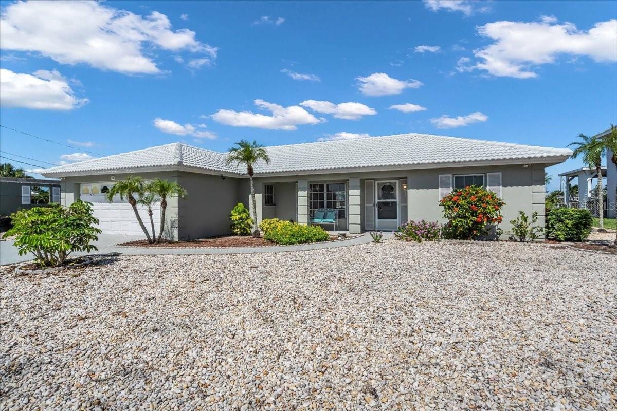 Curb Appeal | 3816 ROYAL PALM DR, BRADENTON, FL 34210