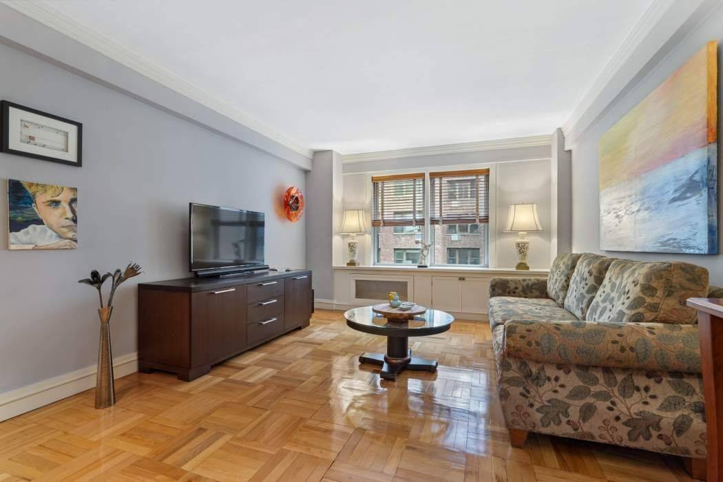 Welcome to your tranquil oasis in the heart of Manhattan's Upper East Side !