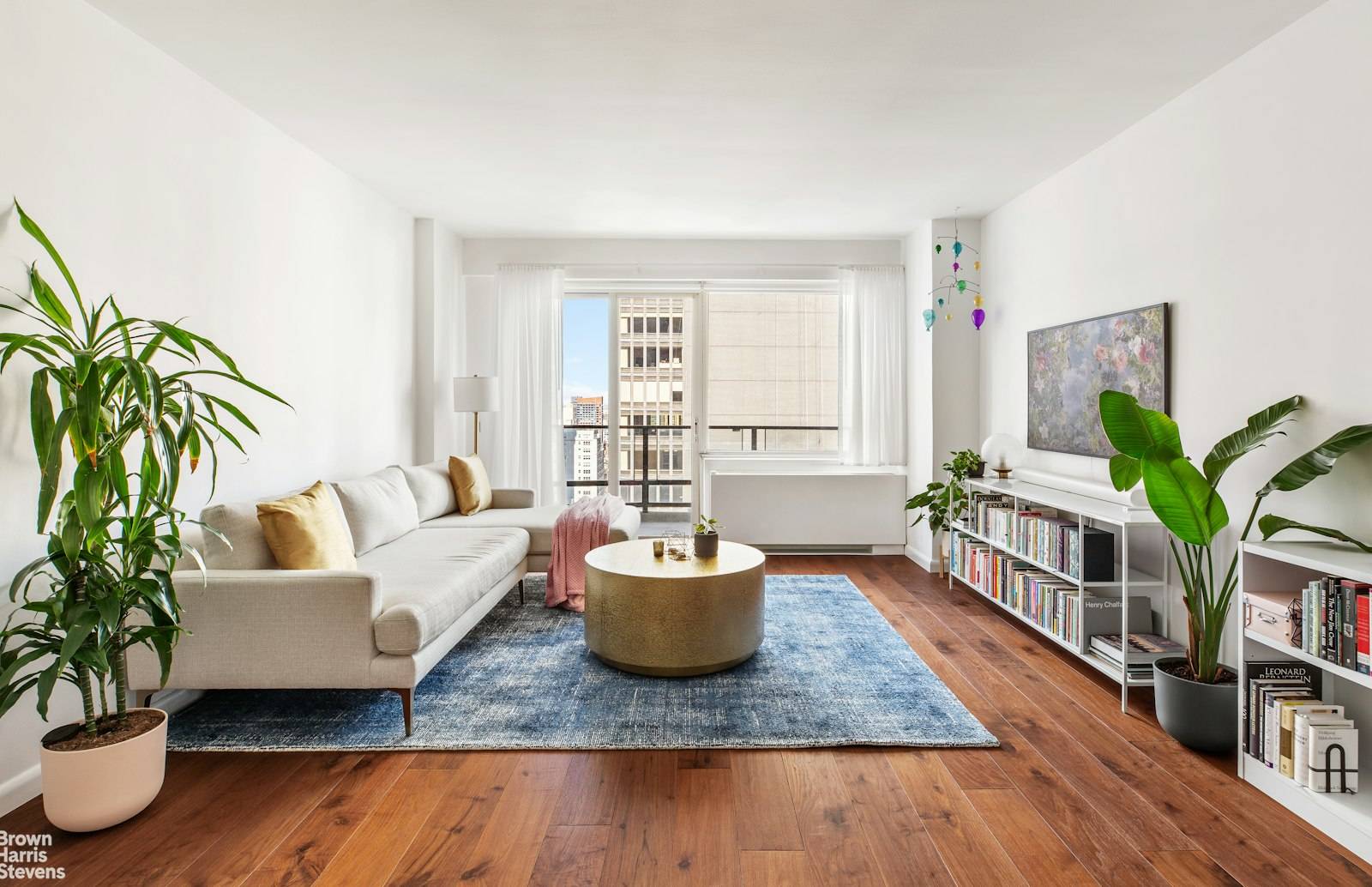 Welcome to Residence 21F at 159 West 53rd Street, a stunning oasis in the heart of vibrant Midtown Manhattan.