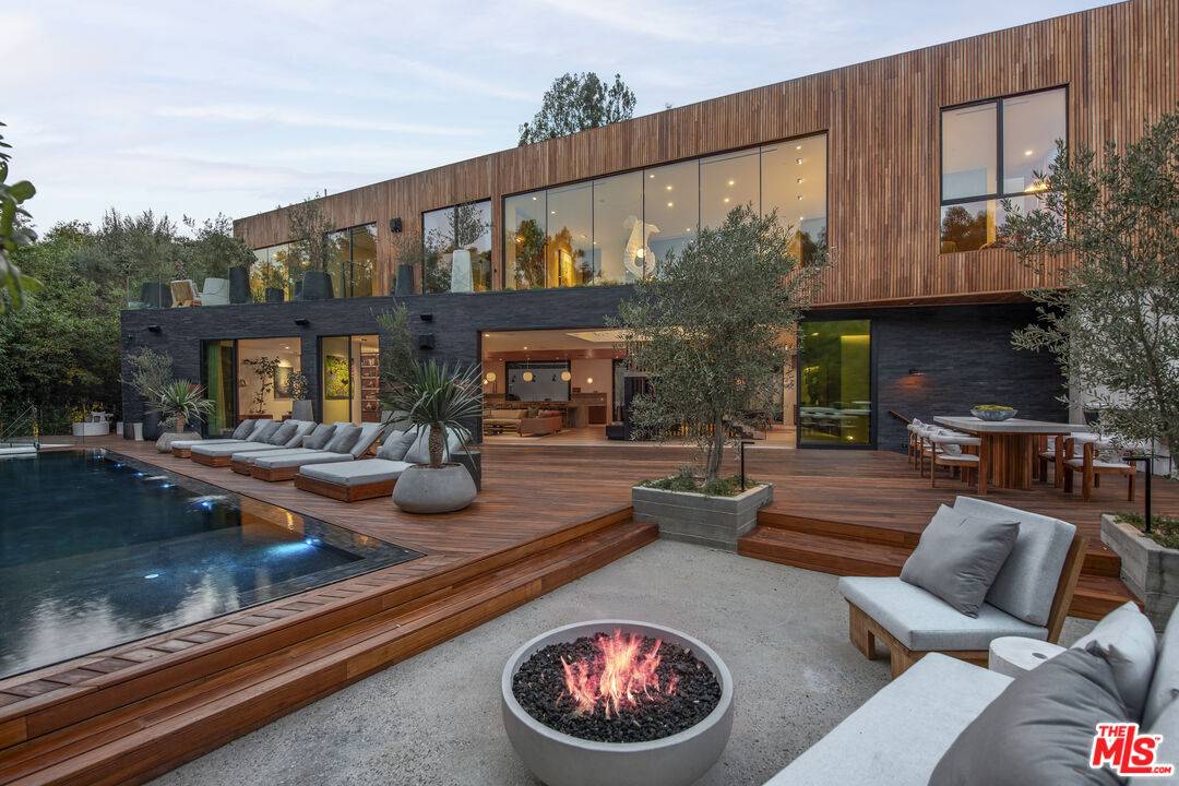 2535   Hutton Dr 6BR Beverly Hills Post Office | B.H.P.O. La