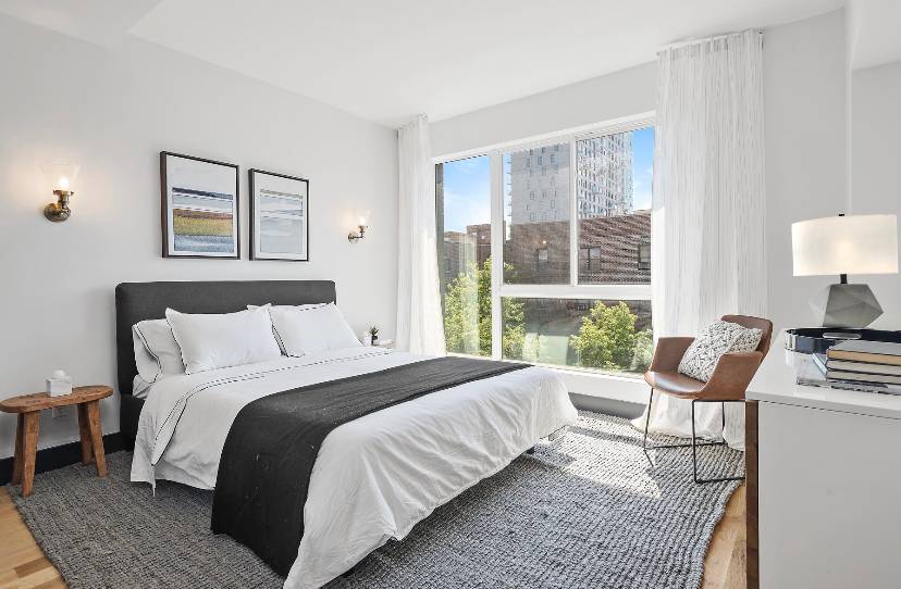 Welcome to The 733, a boutique 16 unit rental building nestled in Prospect Lefferts Garden, Brooklyn situated a few minutes from Prospect Park.