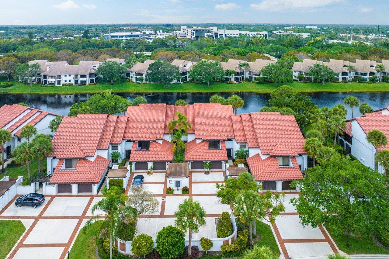 Welcome to one of the most sought after and established communities in Jupiter !