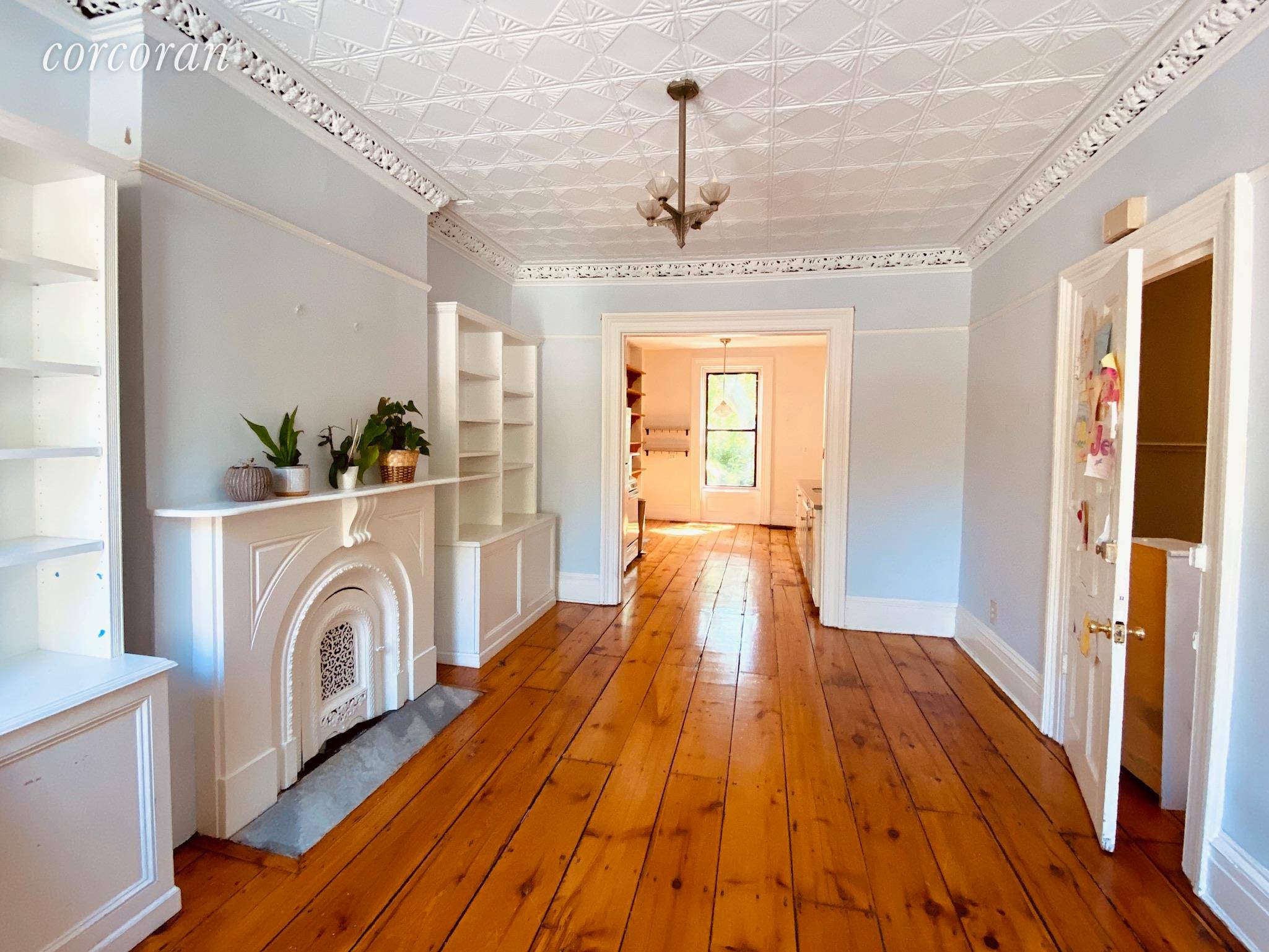 Are you ready to move right into this charming townhouse on the Carroll Gardens Gowanus border ?
