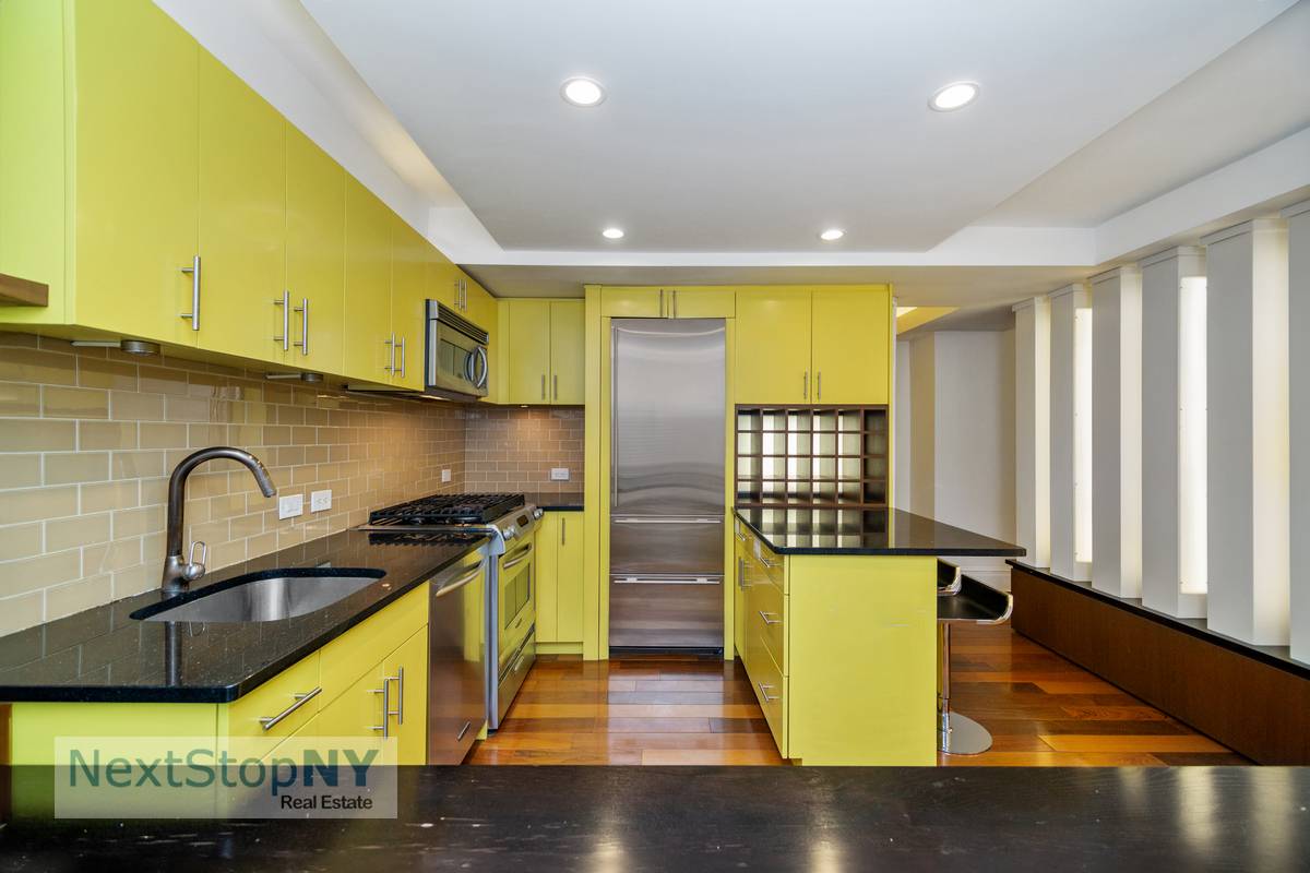 Move right in to this extra large, fully renovated, pre war apartment !