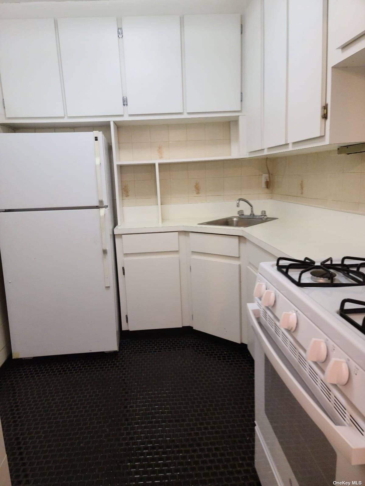 1 Bedroom Coop Apartment Living Room, Kitchen, Full Bath, just renovated, new stove with plenty of closets