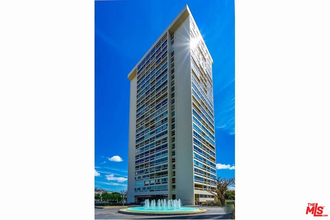 2220 Avenue Of The Stars 3BR Beverlywood La