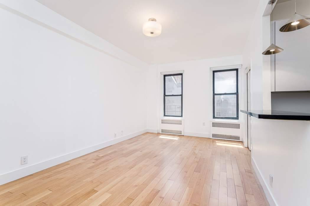 This sunny, South facing pre war alcove studio gem is located on one of Upper West Side's prettiest treelined blocks.