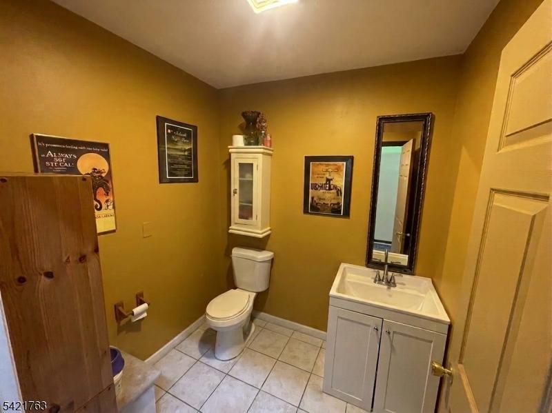 1st fl bathroom