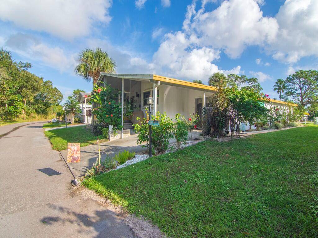 Spacious home in Vero Beach with 2 Bedroom, 2 Bathroom and an indoor laundry room.