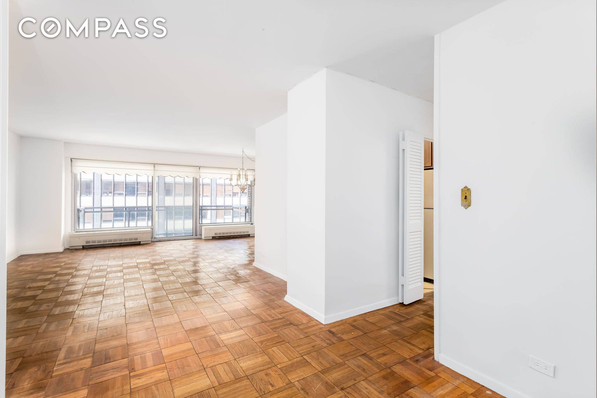 Giant 1bd 1. 5bth with private balcony Converts easily to a 2Bd !