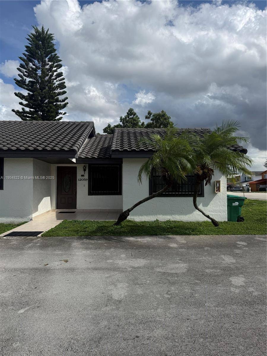 Excellent opportunity in a convenient location just off SW 8th Street !