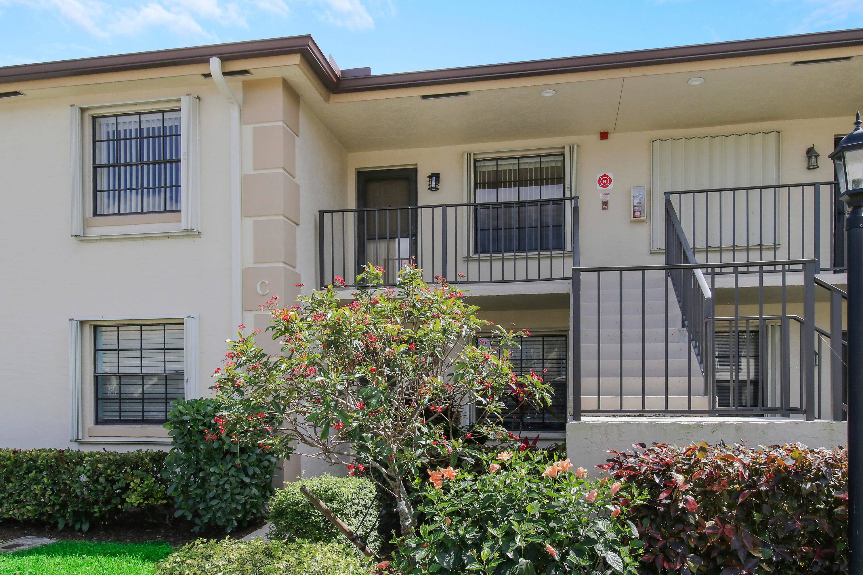 Welcome to this inviting 2nd floor condo located in the heart of Jupiter, offering a perfect blend of tranquility and picturesque views with all major components recently updated.