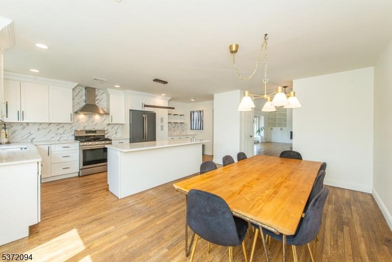 Dining Rm to Kitchen