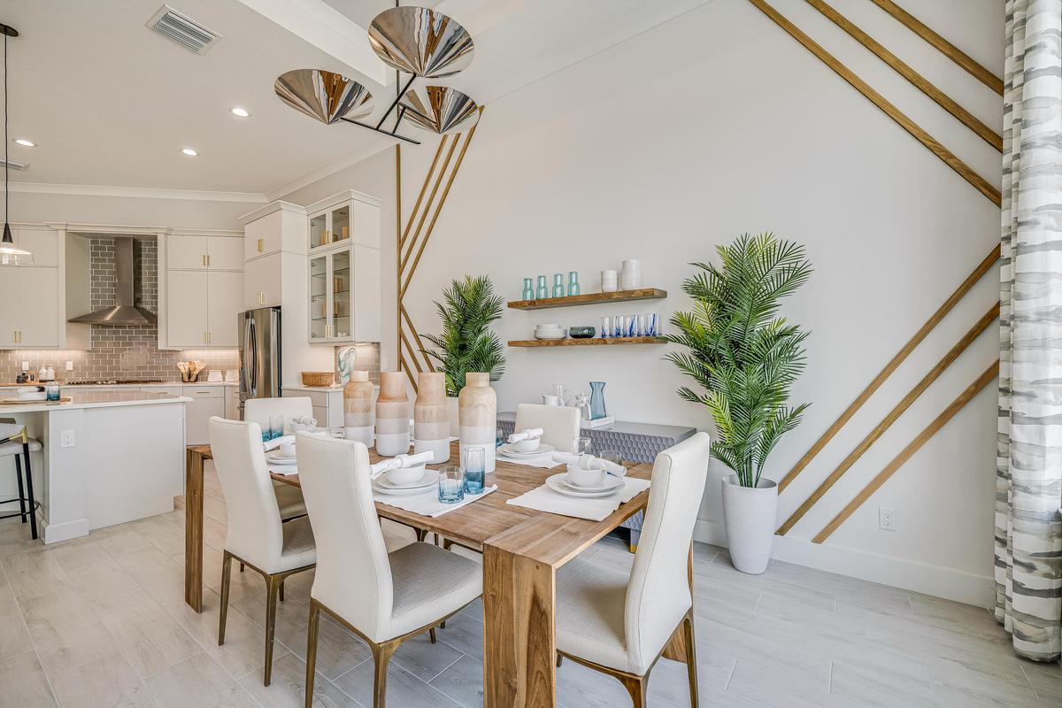 Dining 13952 Belterra Dr