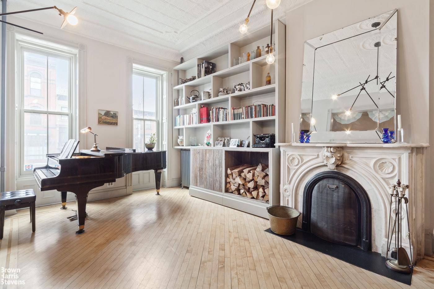 Furnished 4BR Townhouse Rental w Optional In Law Nanny 1BR Garden Unit Set in the heart of Park Slope, this 2390sf elegantly designed triplex occupies the upper levels of a ...