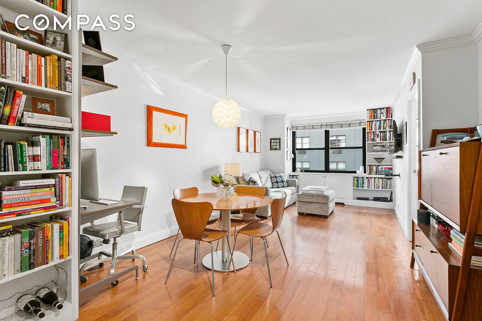 This bright and airy one bedroom, one bathroom residence offers a gracious layout in a Full Service building nestled perfectly on the Gramercy Kips Bay border.