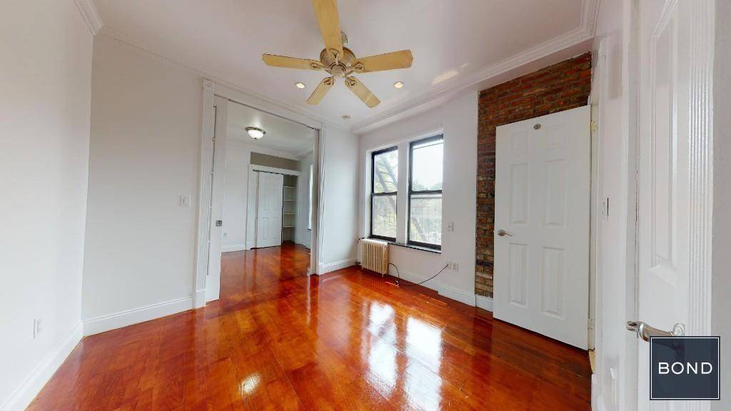 Bright and beautiful 1 bedroom on Mulberry Street.