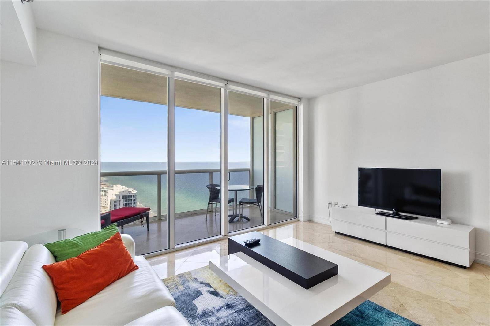 Experience the epitome of luxury in this exquisite studio den unit, 1 bathroom, a captivating NE exposure and breathtaking ocean views.