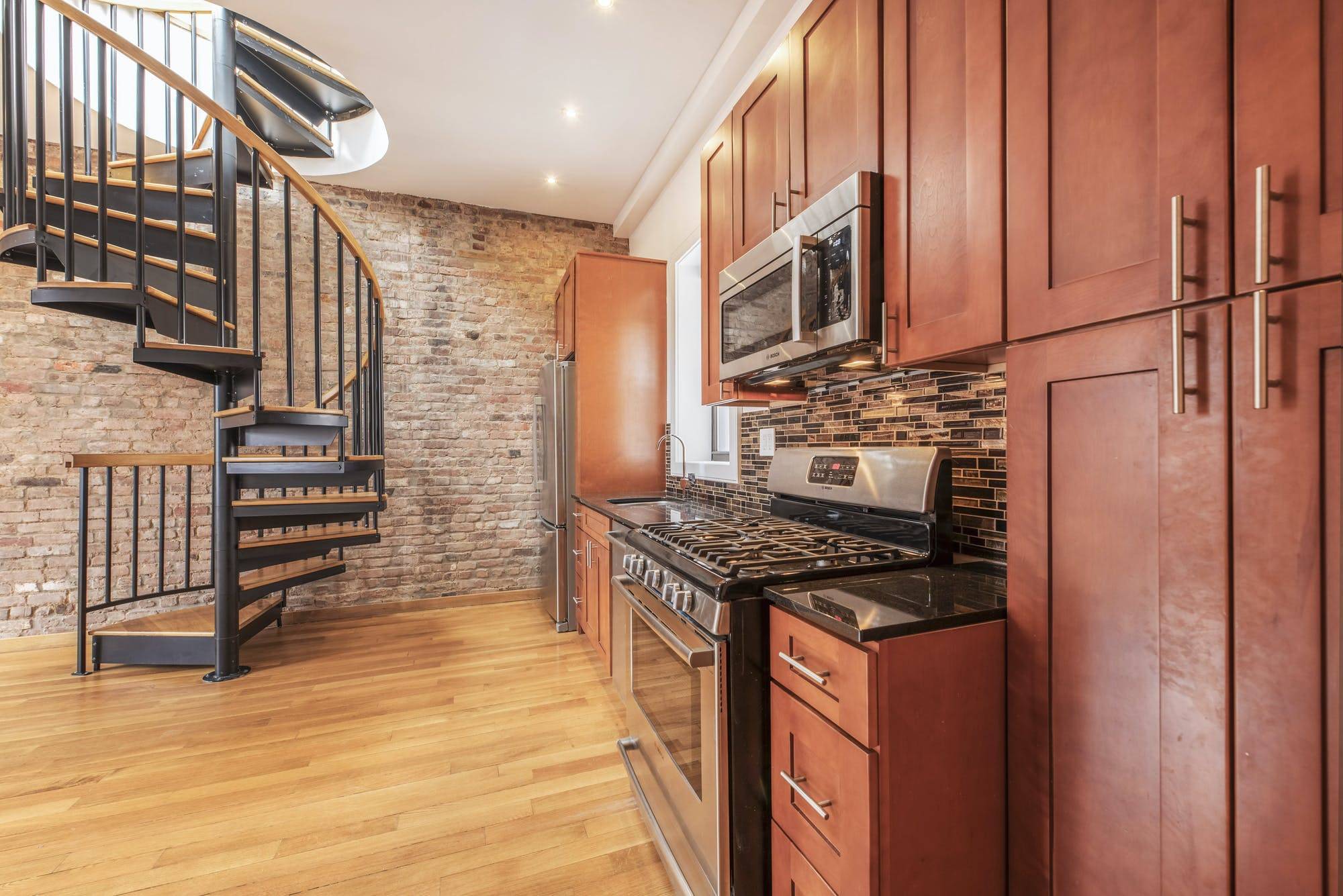 3D and IN PERSON TOURS AVAILABLE Located on a quiet tree lined street in the heart of Soho, this 6 story stunner offers the perks of new construction without losing ...