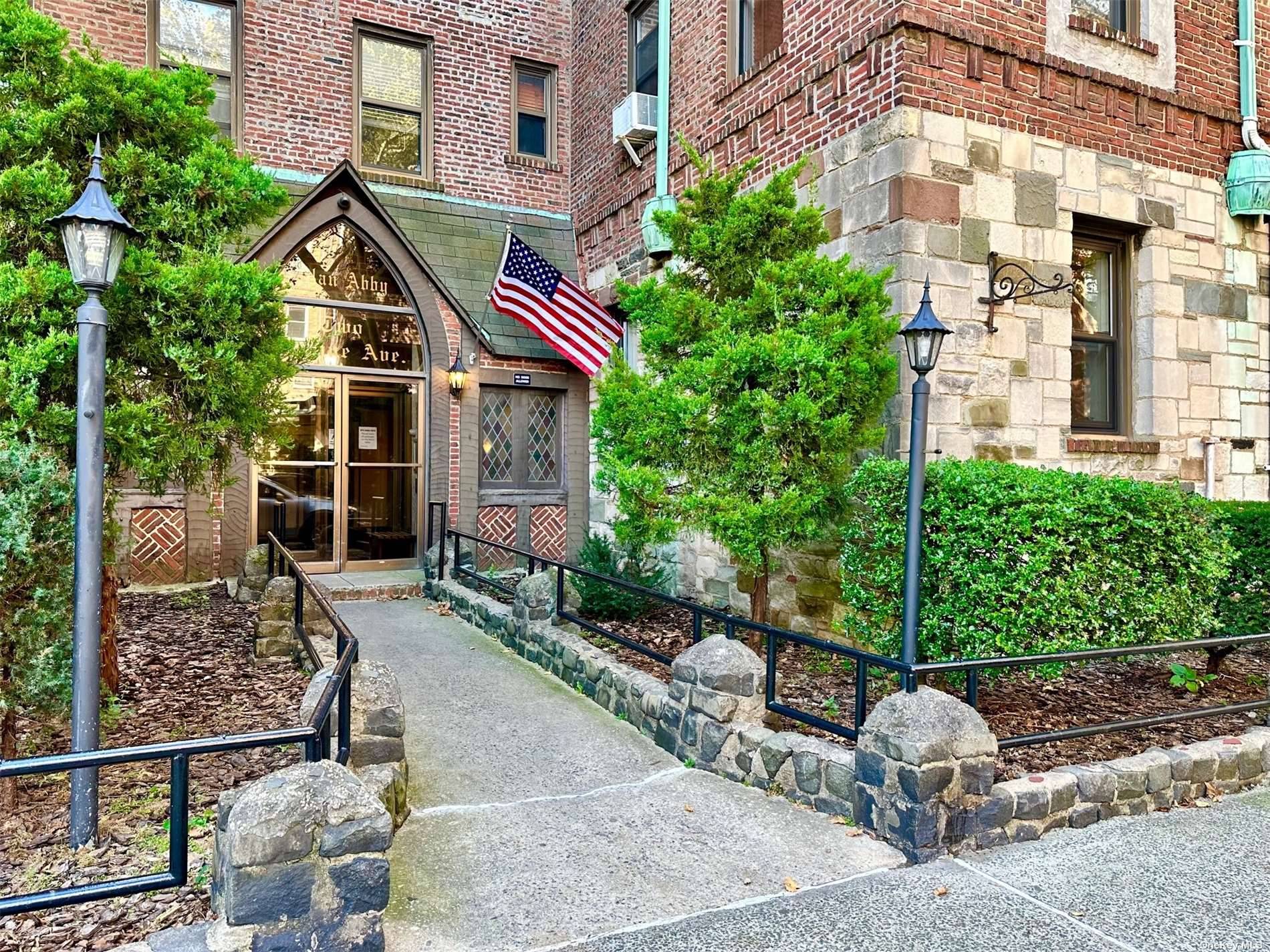We Are happy to present a great 2 bedroom Co op in Bay Ridge !