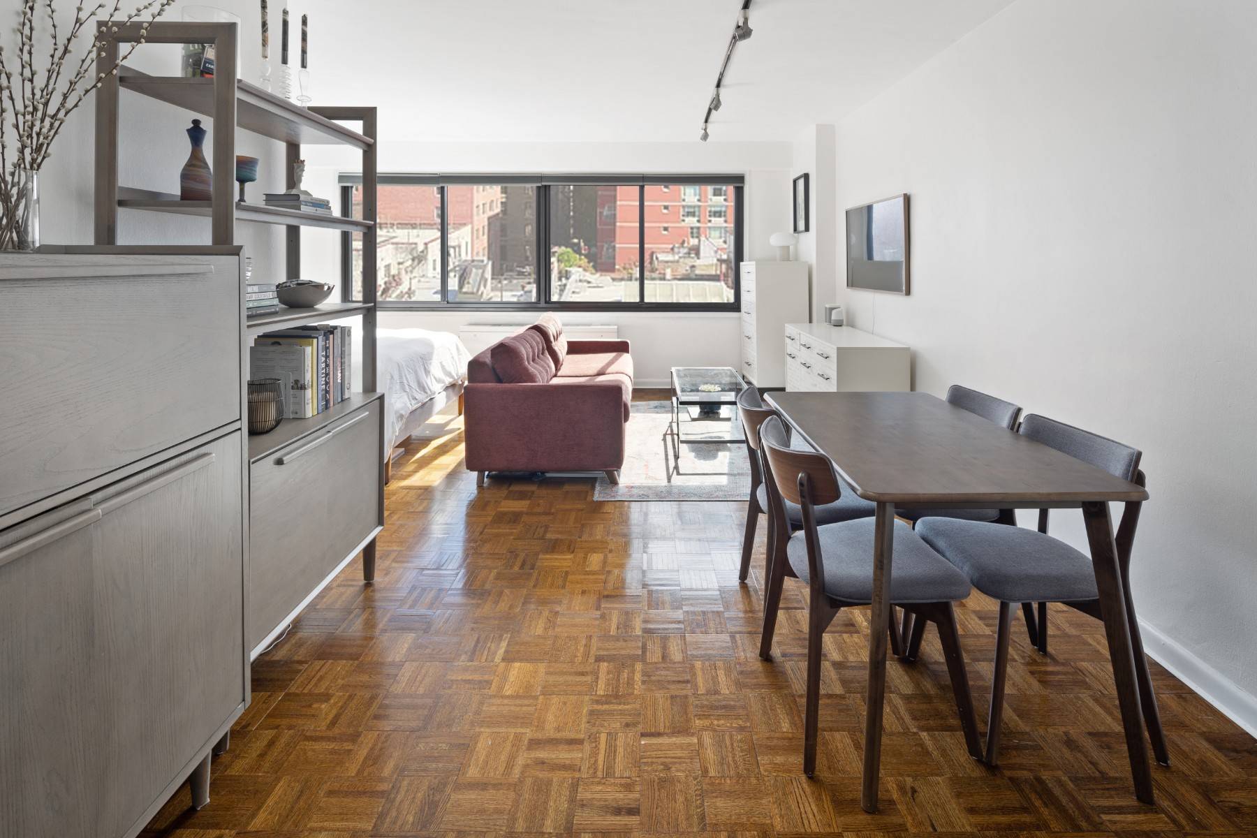 Introducing 201 W 21st St 8C at The Piermont, a charming retreat located in the vibrant Chelsea neighborhood of NYC.