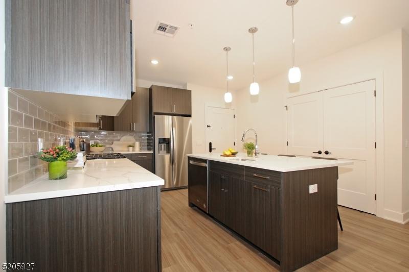 Kitchen island with Dishwasher