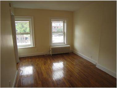 Charming top floor one bedroom apartment in a well maintained brownstone.